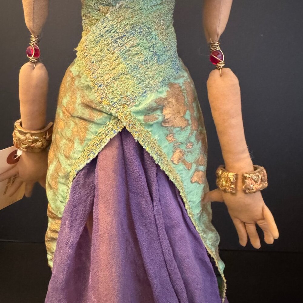 Cindy Sowers 2009 Handmade Cleopatra Doll w/ Cup Artisan Fabric & Wire Details - Picture 15 of 16